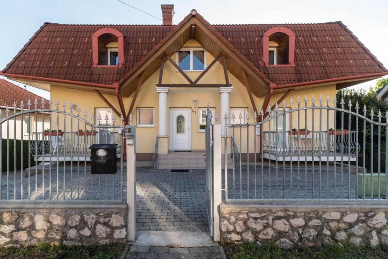 Lena Apartman Hévíz Exterior foto